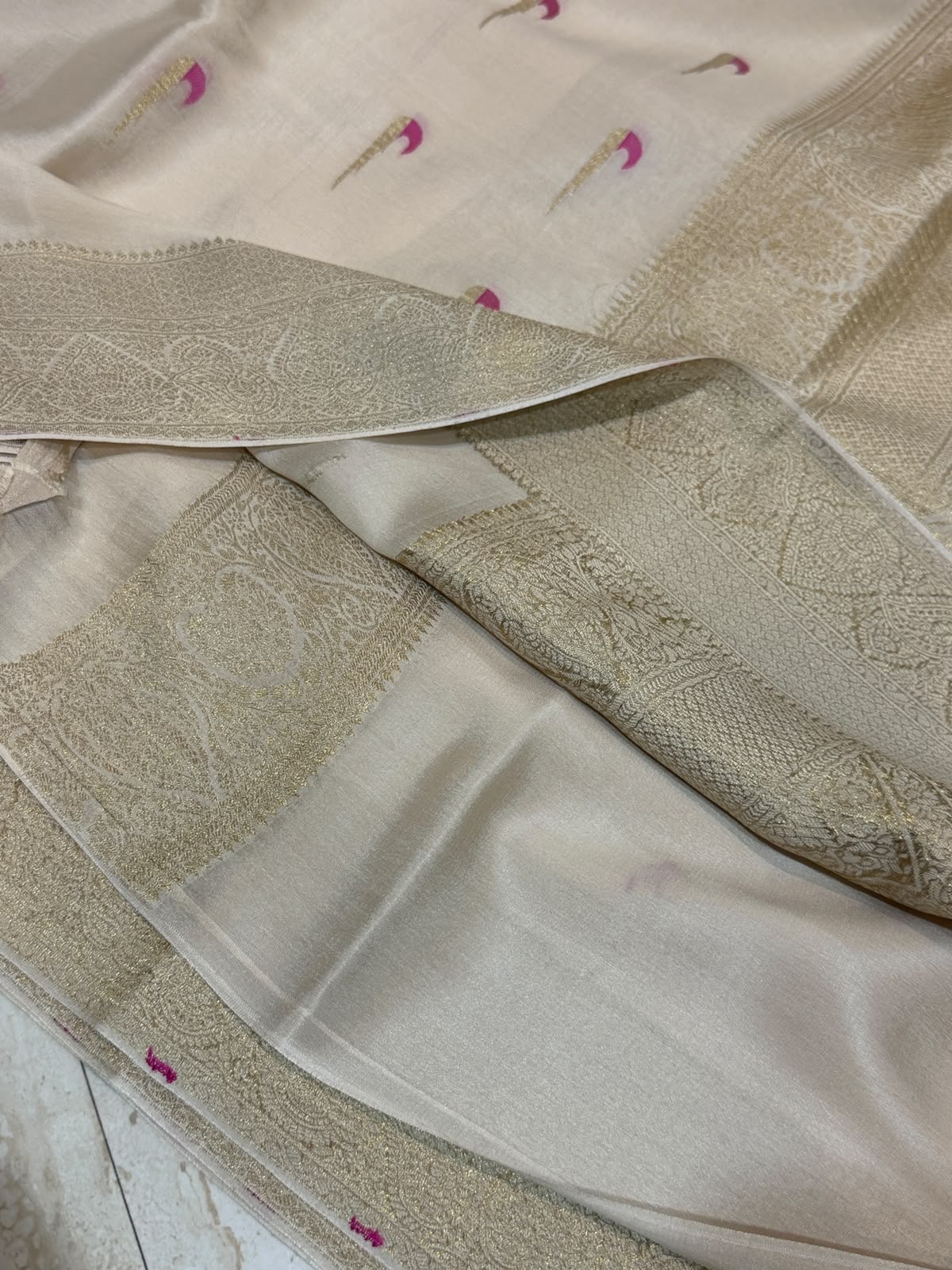 Mysore Crepe Silk Munia Butta Weave Saree