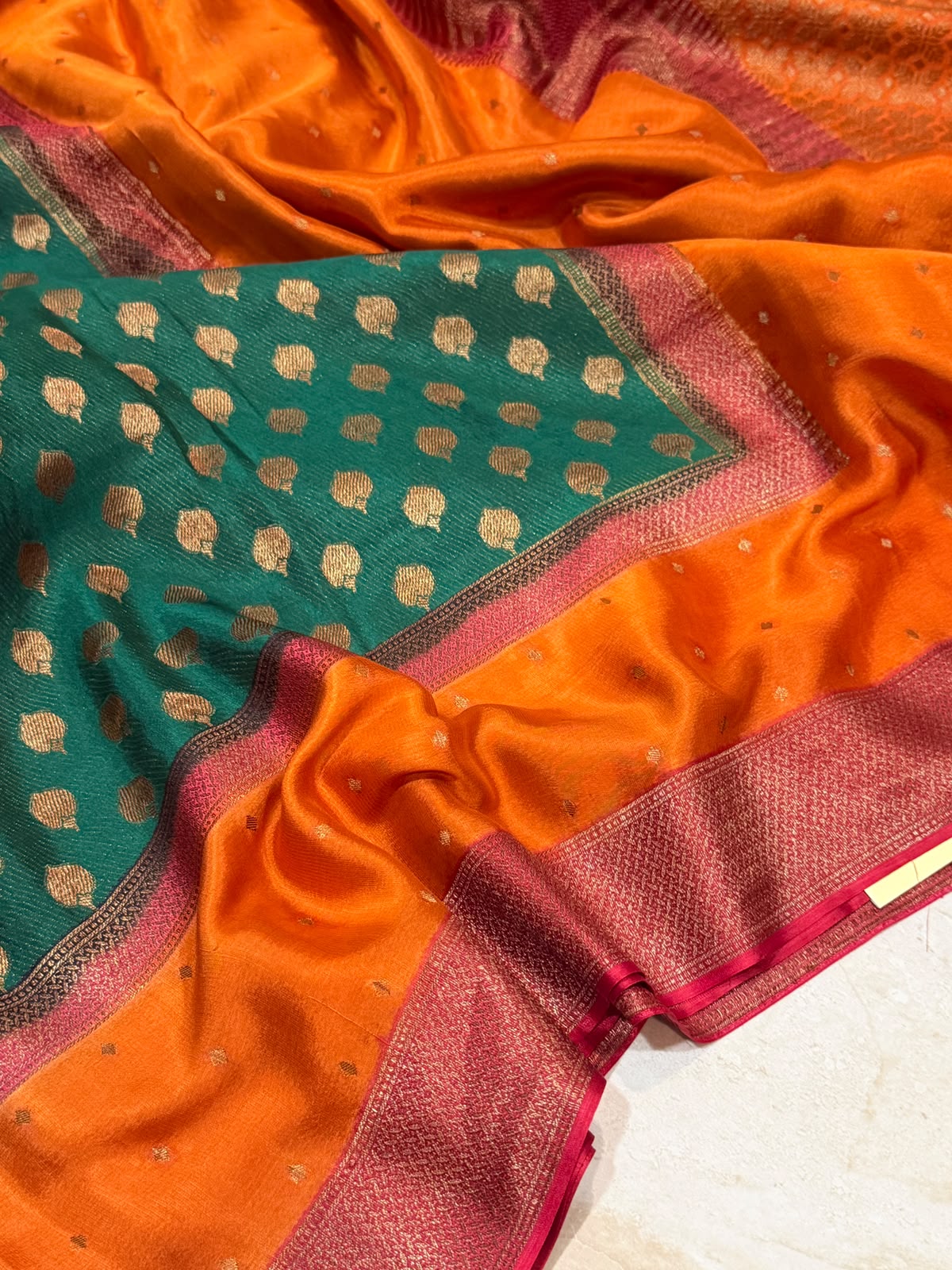 Mysore Brocade Crepe Silk Saree With 3D Dye