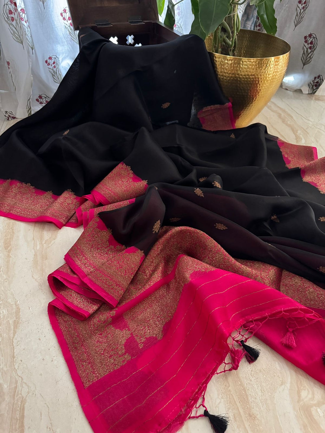 Pure Handloom Kora Banarasi Saree With Kadua Weave Zari
