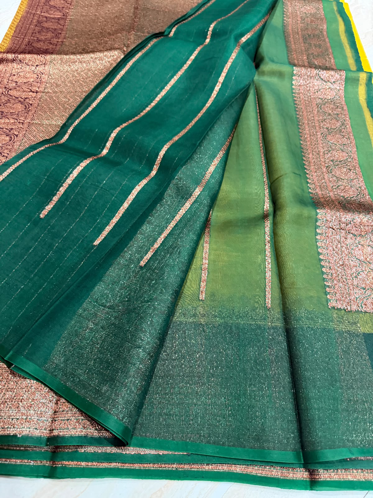 Pure Handloom Kora Banarasi Antiq Zari Weave
