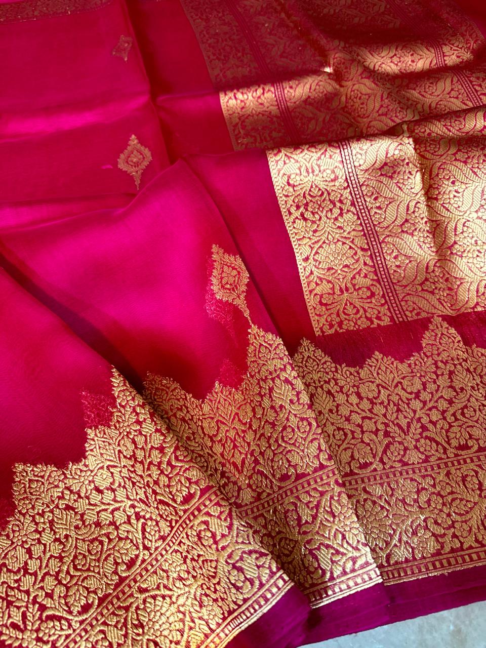Kora Banarasi Gold Zari Weave