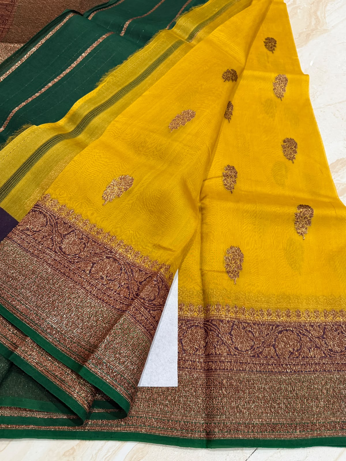 Pure Handloom Kora Banarasi Antiq Zari Weave