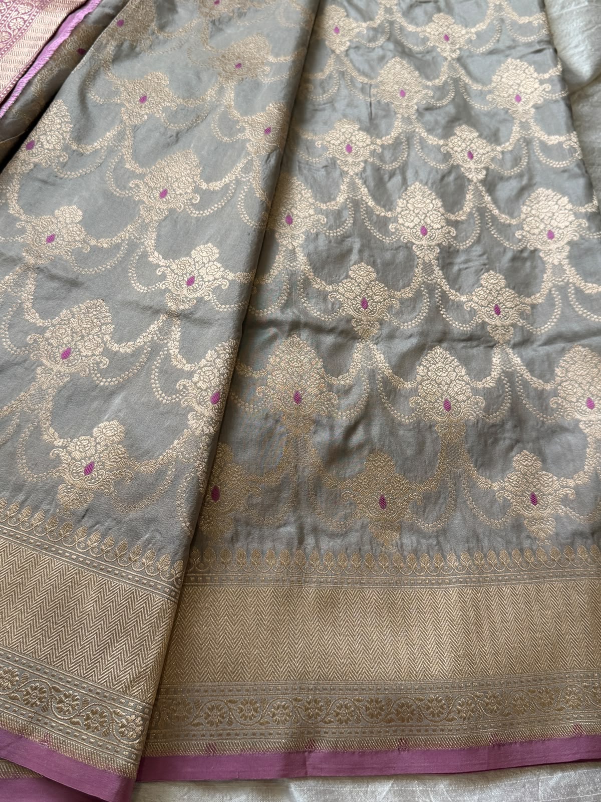 Pure Handloom Katan Banarasi Meenakari Weave