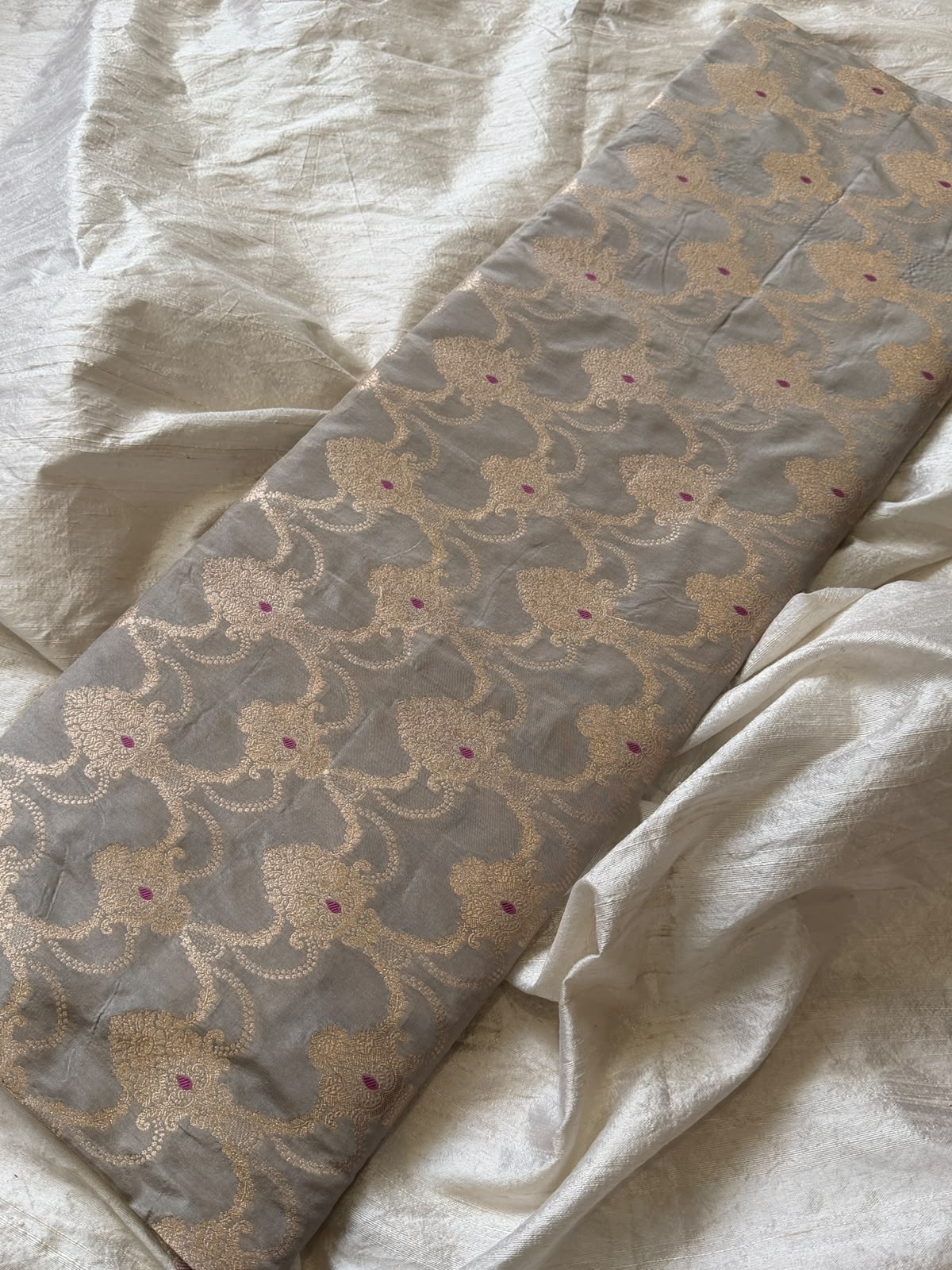 Pure Handloom Katan Banarasi Meenakari Weave