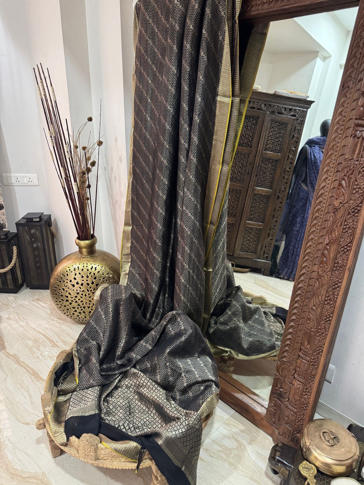 Pure Mysore Brocade Crepe Silk Saree With Meenakari Weave