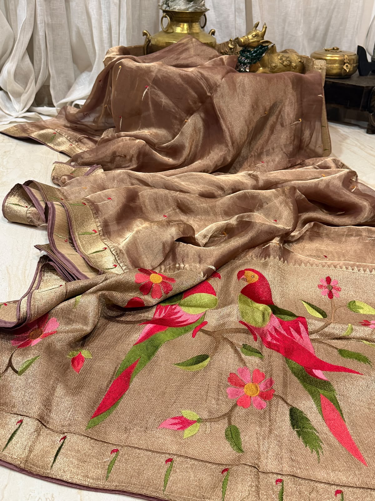 Pure Tissue Silk Saree With Single Munia Border & Designer Pallu