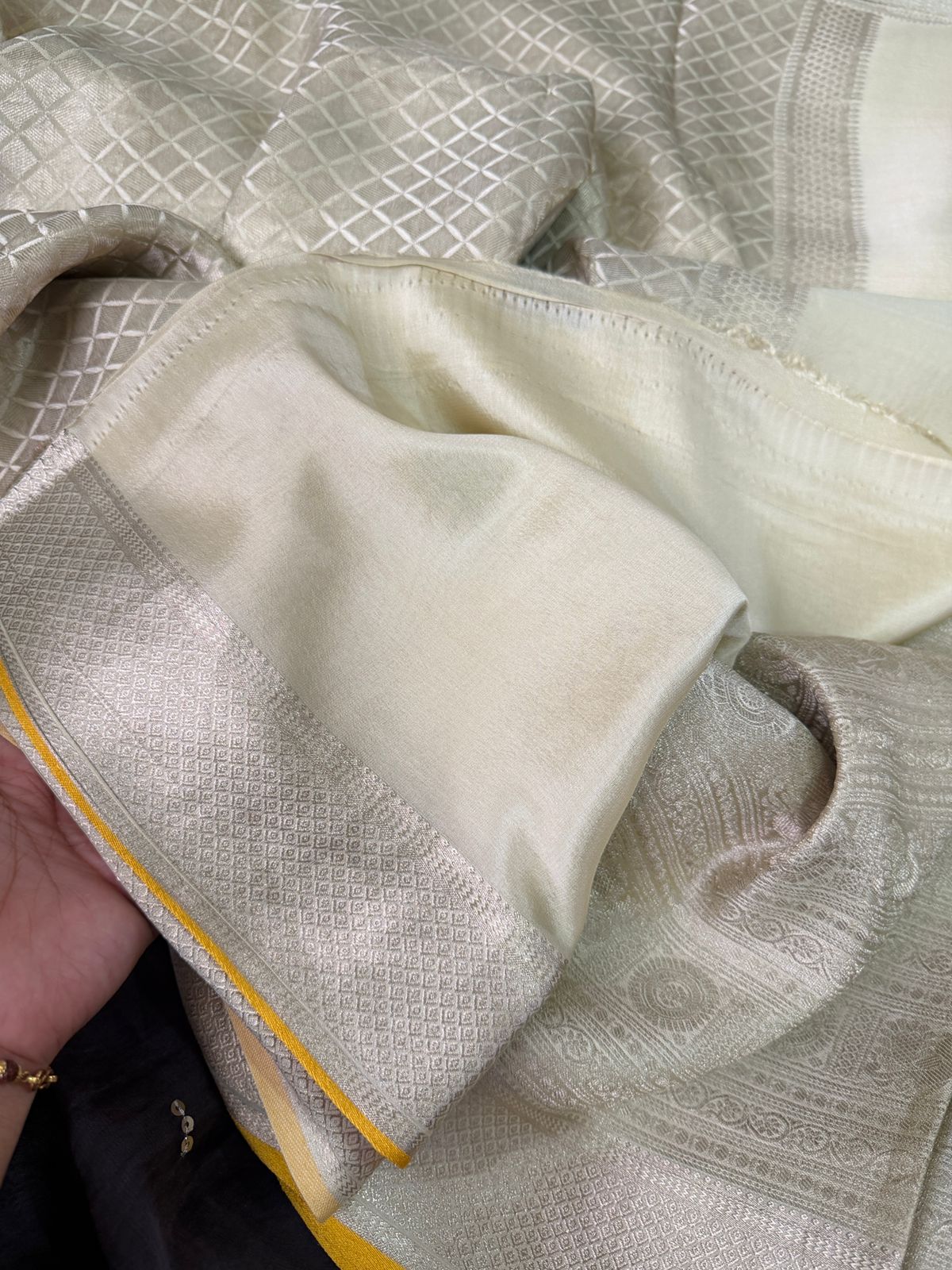 Pure Mysore Brocade Crepe Silk Saree With Platinum Zari Weave