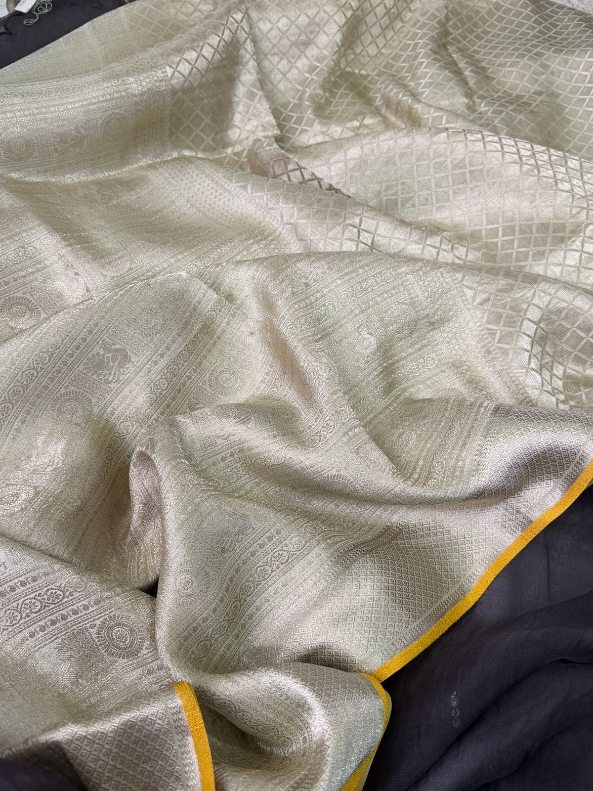 Pure Mysore Brocade Crepe Silk Saree With Platinum Zari Weave