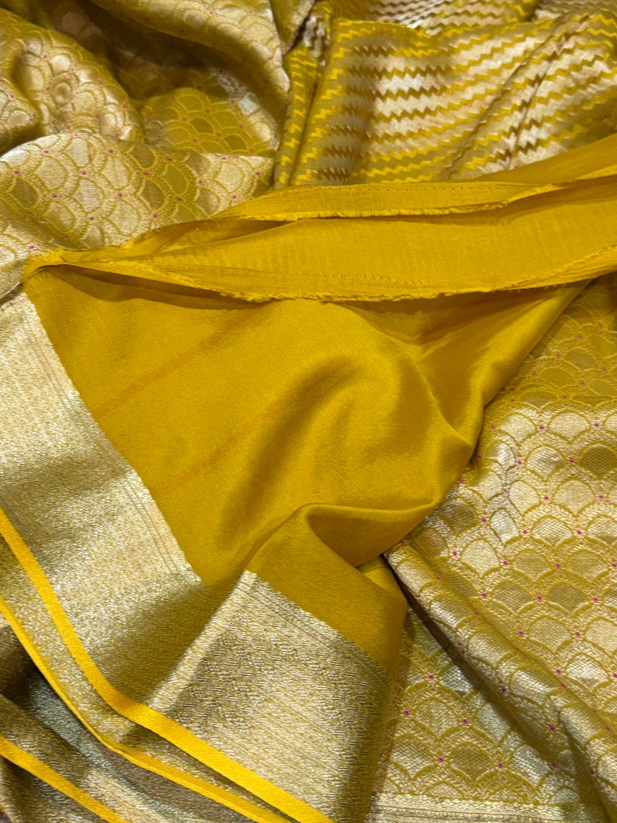 Pure Mysore Brocade Crepe Silk Saree With Meenakari Weave