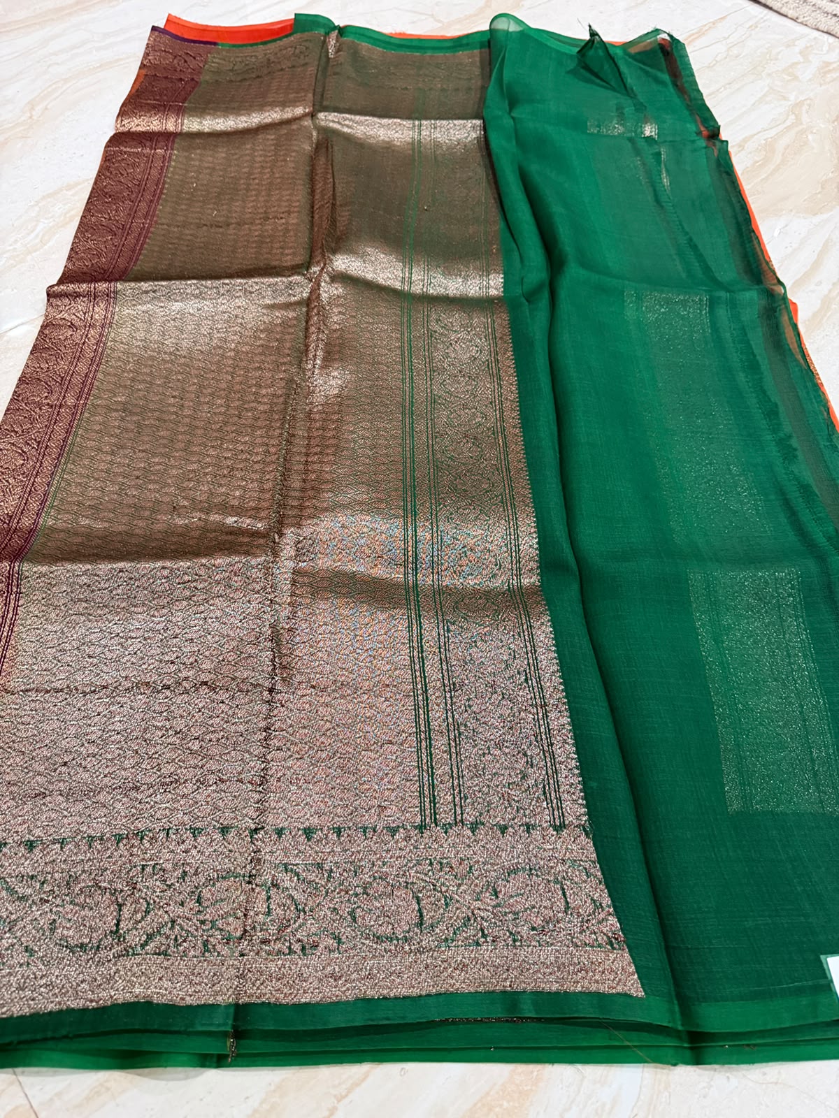 Pure Handloom Kora Banarasi Antiq Zari Weave