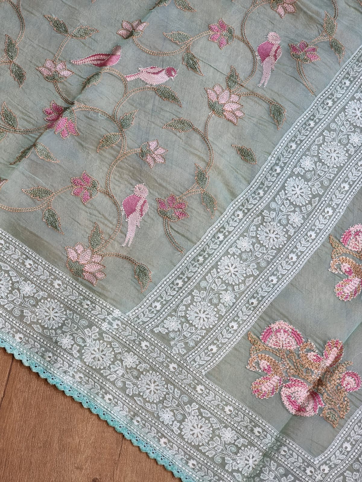 P ure Organza Silk Saree With Katha Machine Chikankari , Border with velvet lace