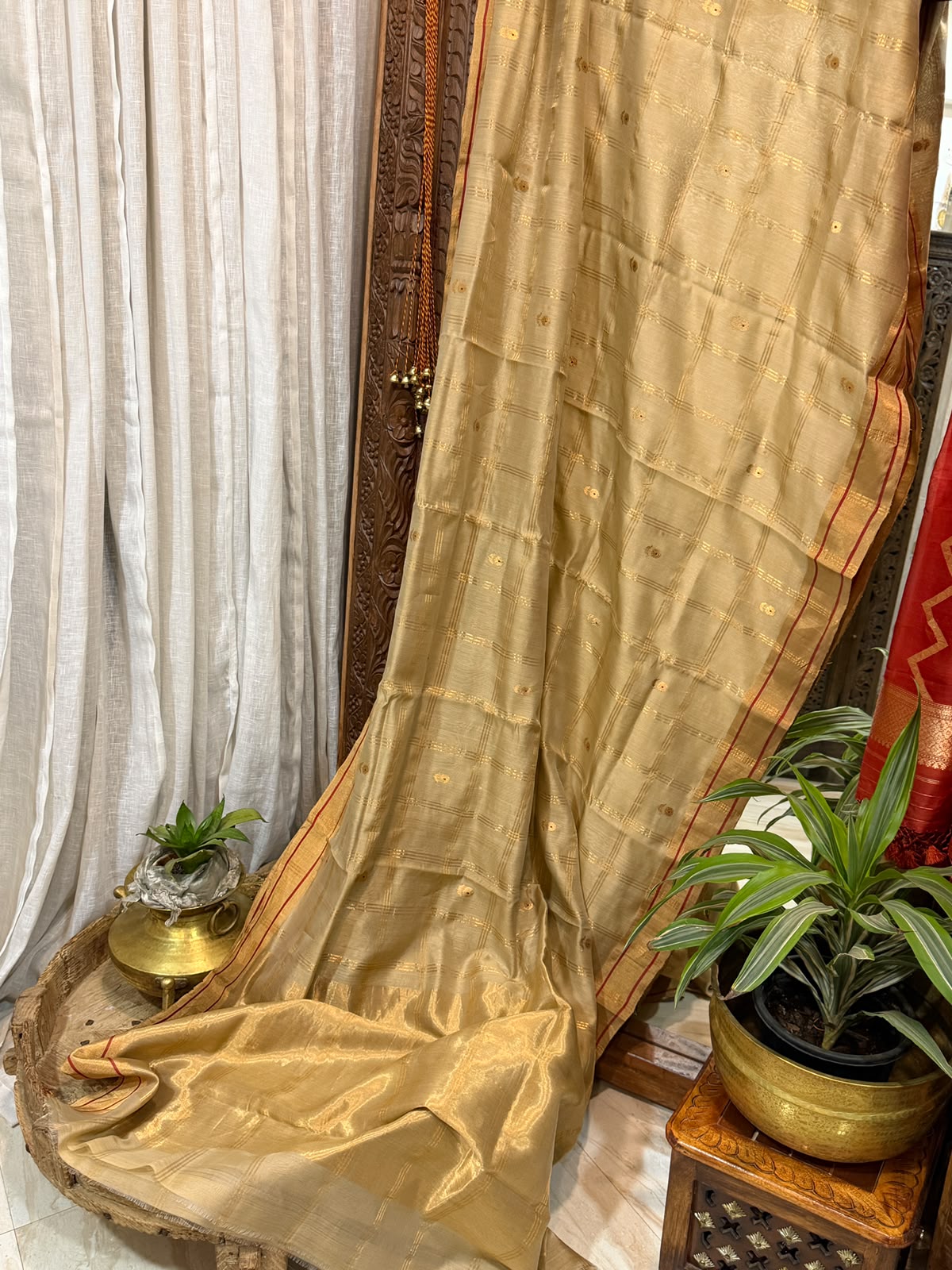 Chanderi Hand- Woven Blend Silk Cotton Saree With Zari Weave