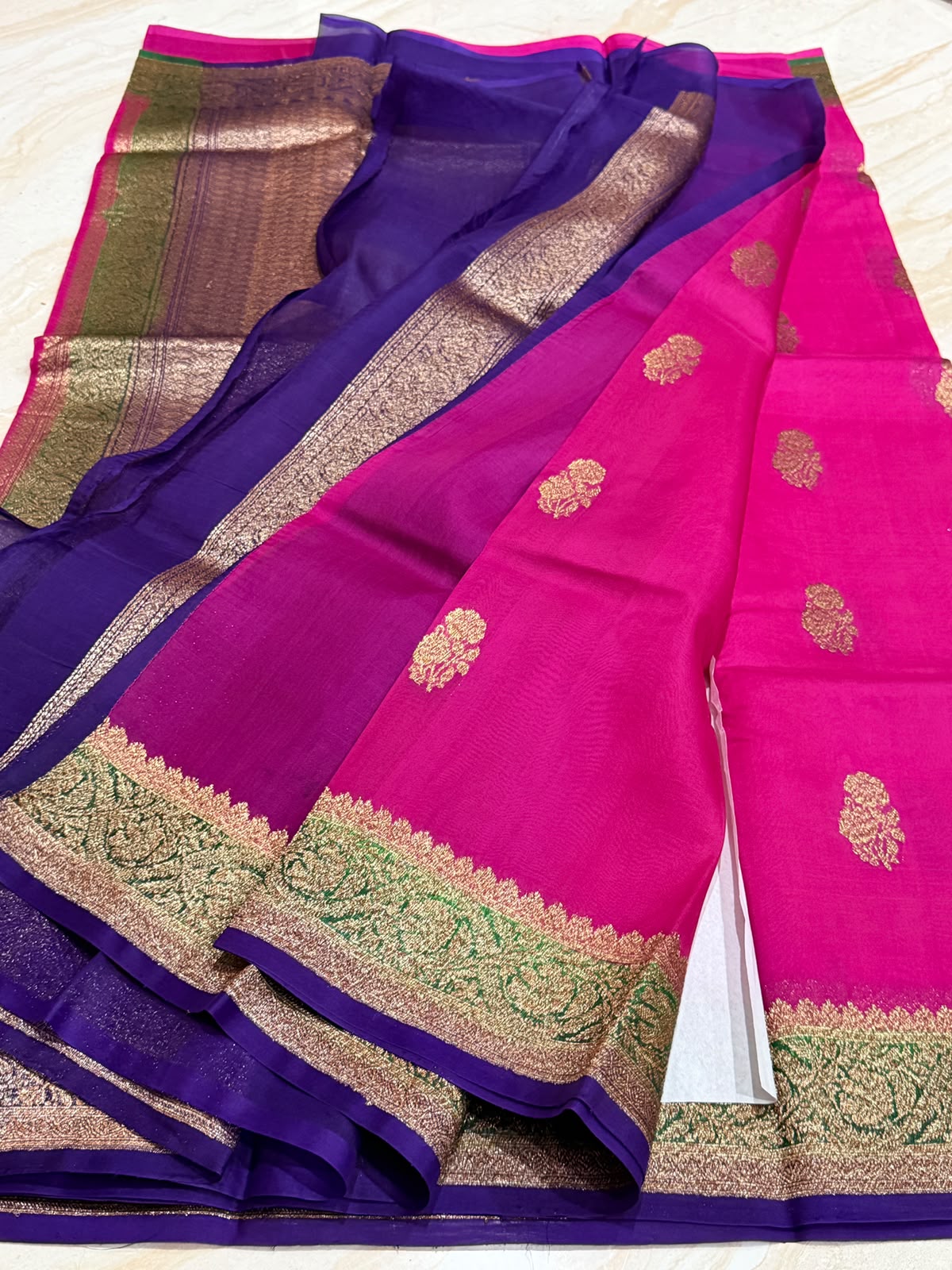 Pure Handloom Kora Banarasi Antiq Zari Weave