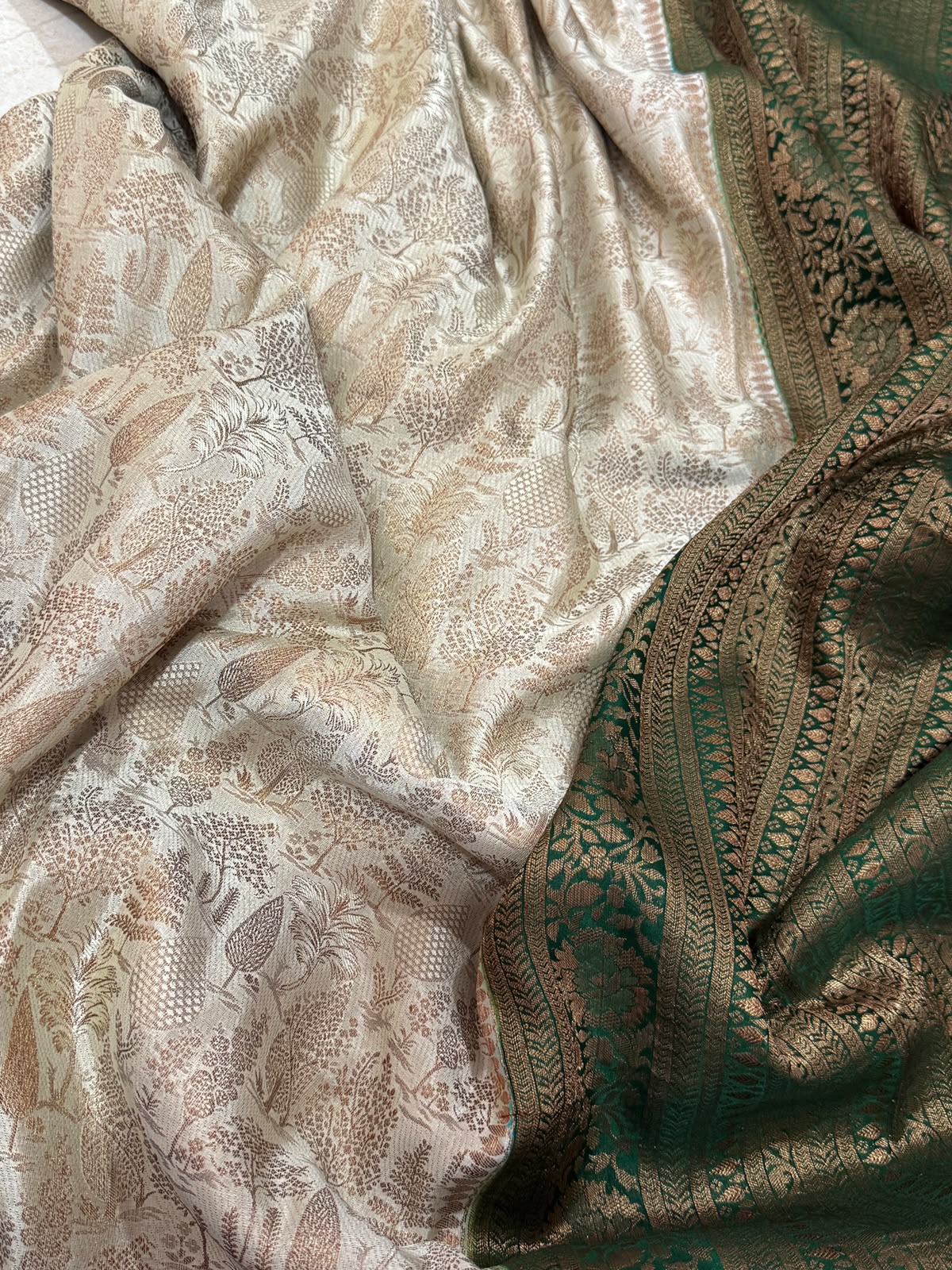 Mysore Brocade Crepe Silk Saree With Antiq Zari Weave