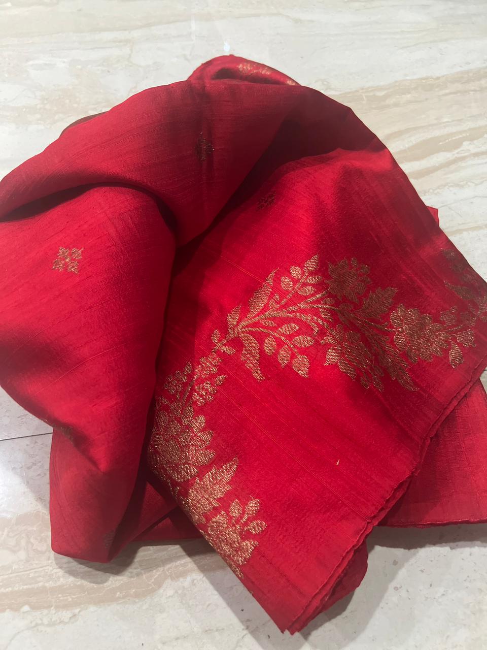 Beautiful Shade Of Dupion Raw Silk Banarasi Saree With Antiq Zari Weave