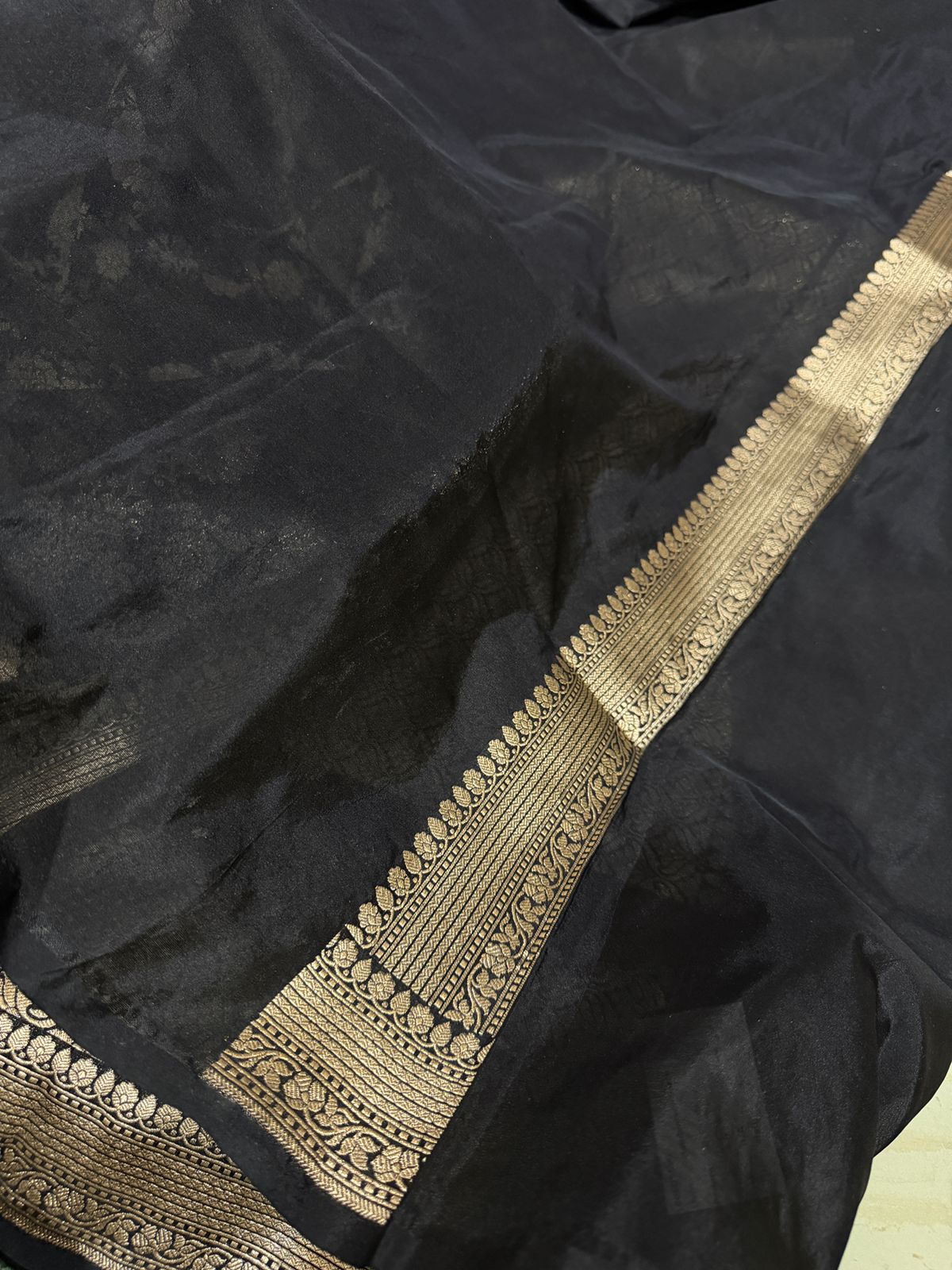 Pure Handloom Katan Banarasi Meenakari Weave