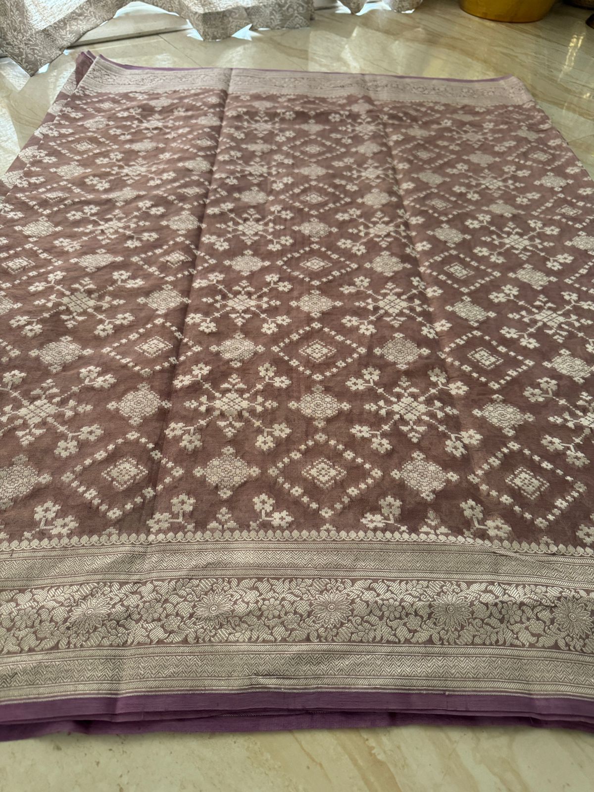 Banarasi Tissue Georgette Saree With Platinum Zari Weave
