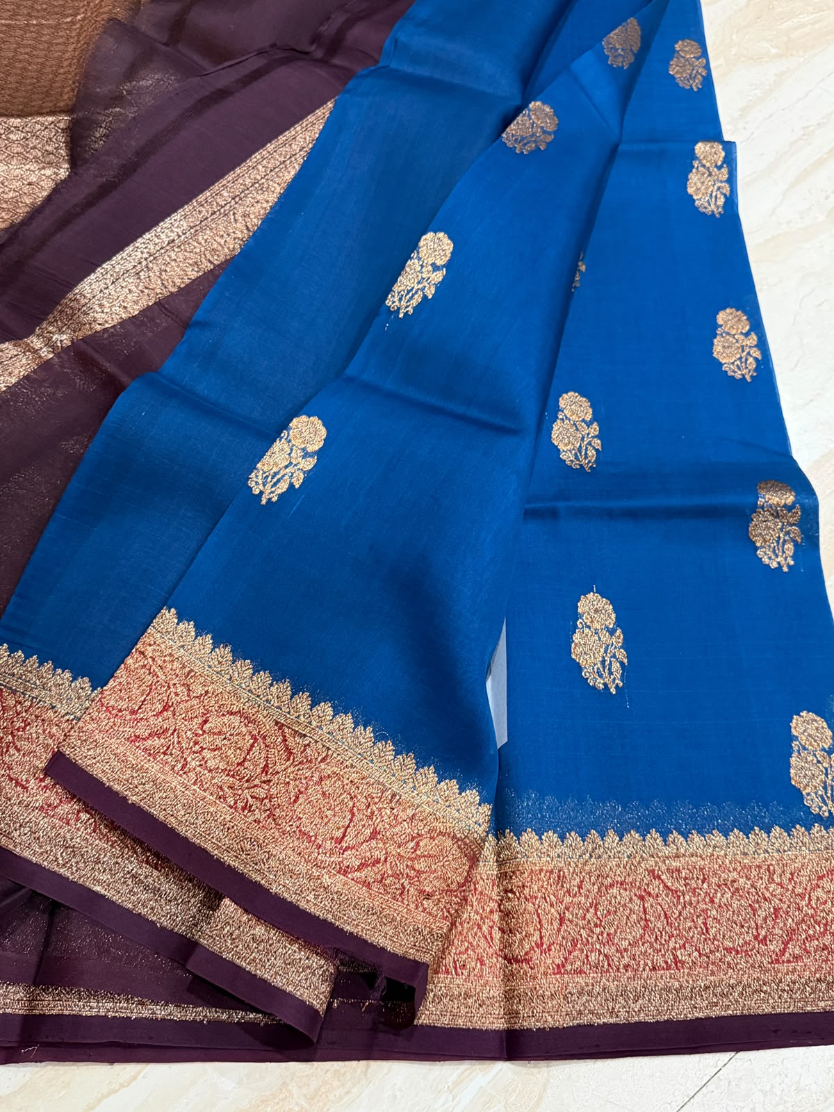 Pure Handloom Kora Banarasi Antiq Zari Weave