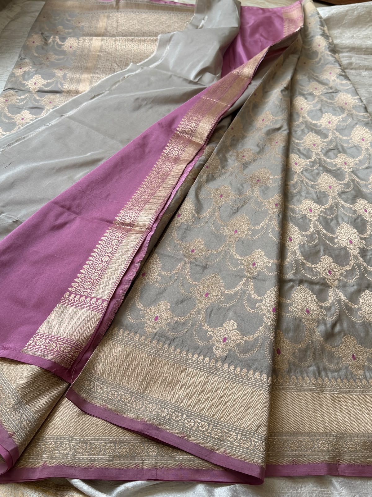 Pure Handloom Katan Banarasi Meenakari Weave