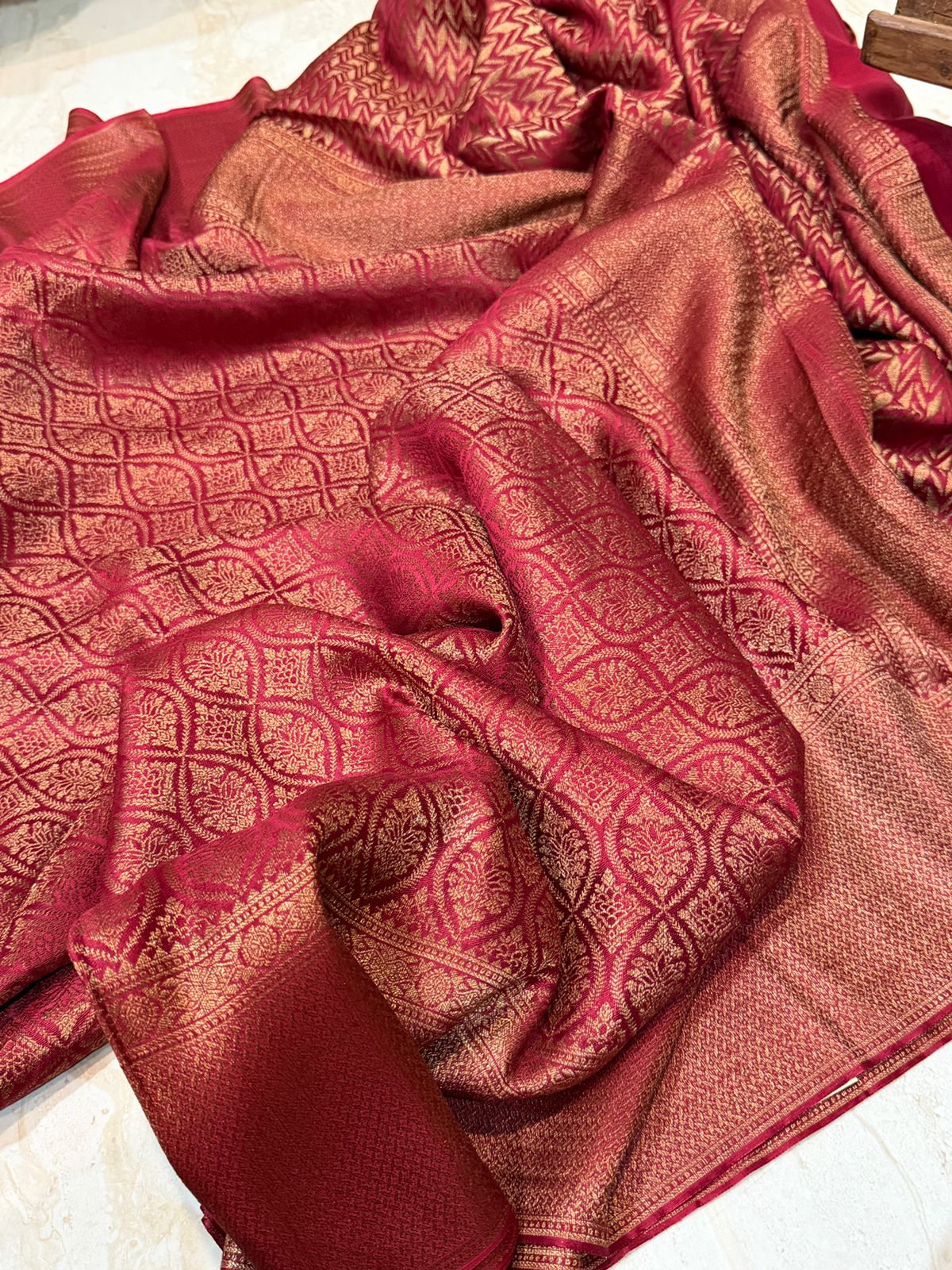 Pure Mysore Brocade Crepe Silk Saree With Antiq Zari Weave (Maroon)