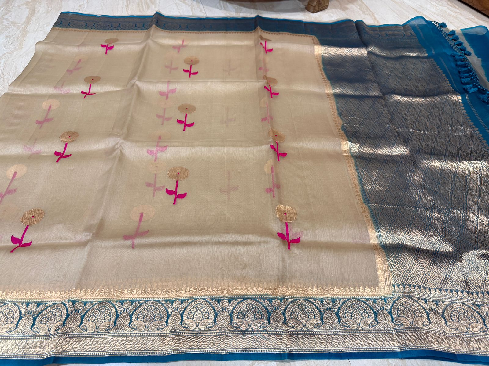Pure Handloom Kora Banarasi Saree