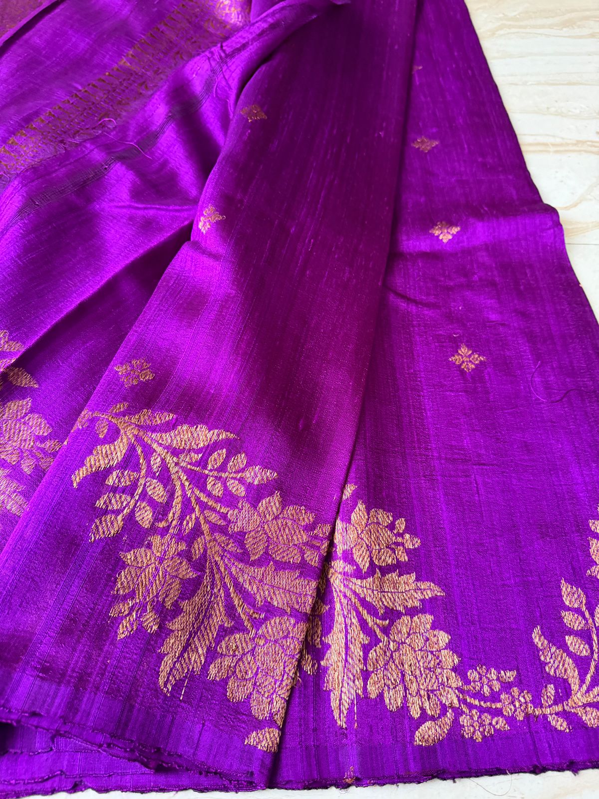 Beautiful Shade Of Dupion Raw Silk Banarasi Saree with Zari Weave All Over