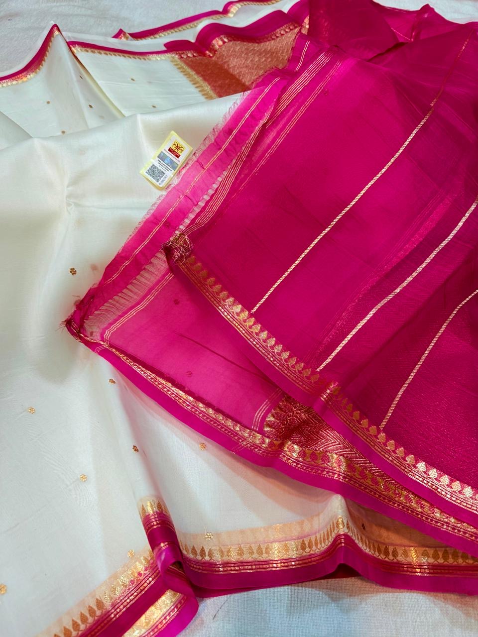 Pure Handloom Kora Banarasi Saree With Zari Weave