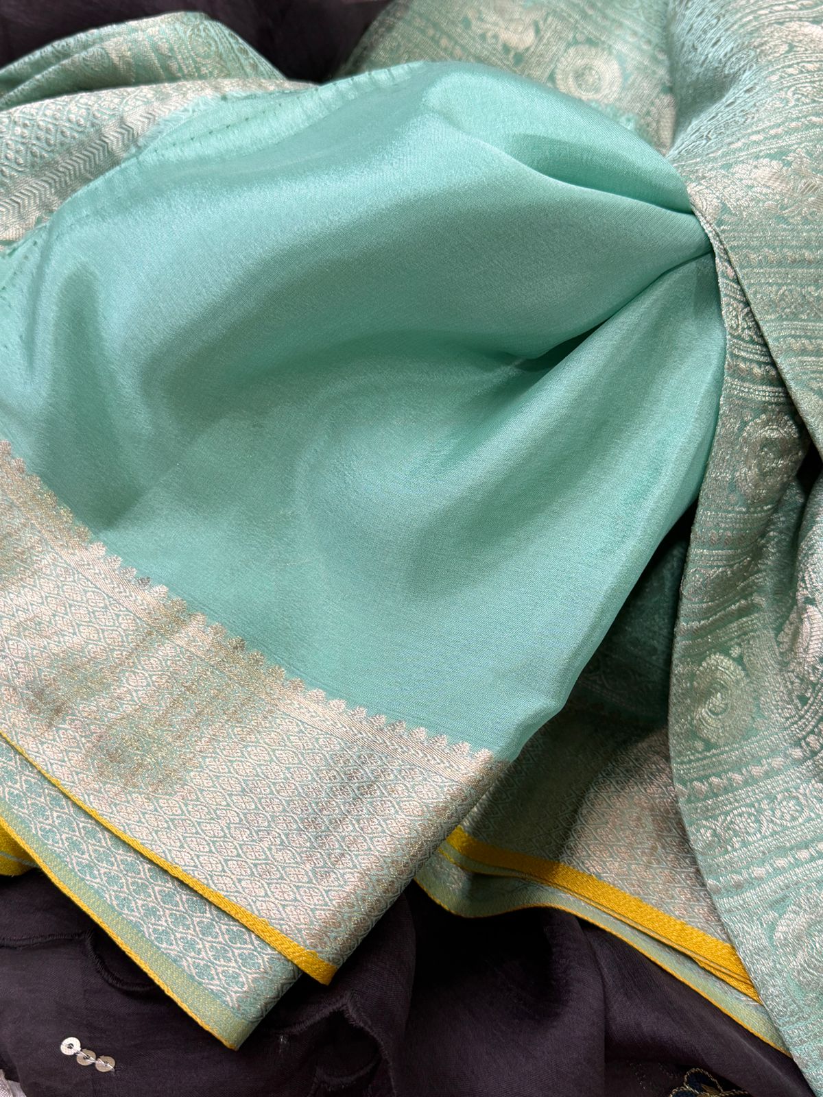 Pure Mysore Brocade Crepe Silk Saree With Platinum Zari Weave