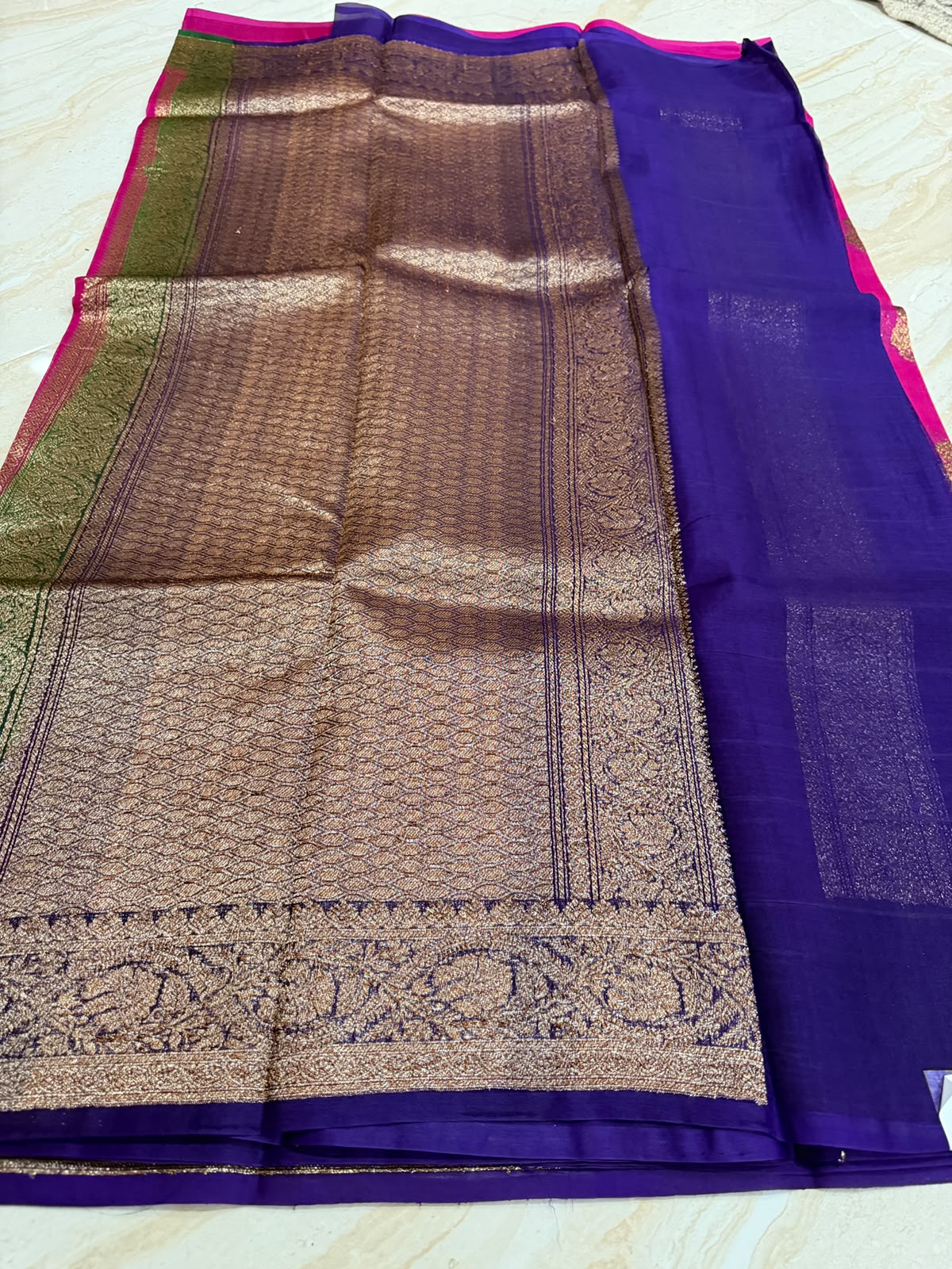 Pure Handloom Kora Banarasi Antiq Zari Weave