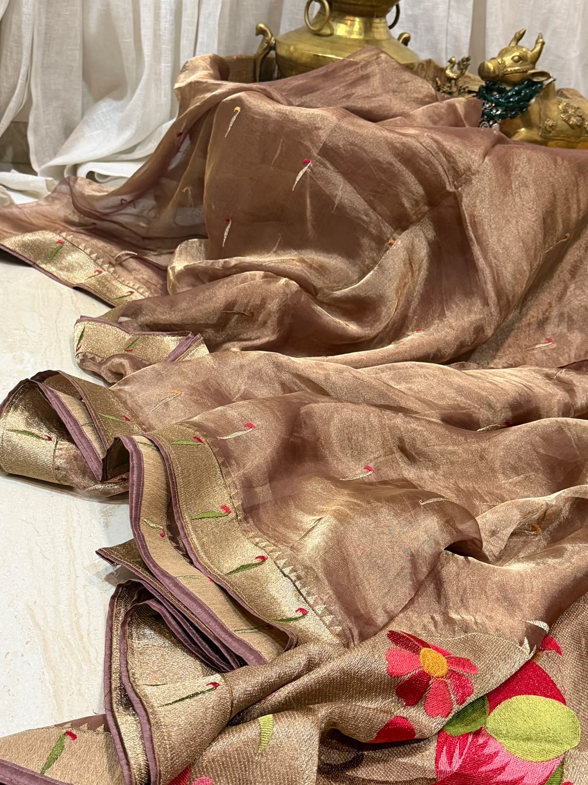 Pure Tissue Silk Saree With Single Munia Border & Designer Pallu