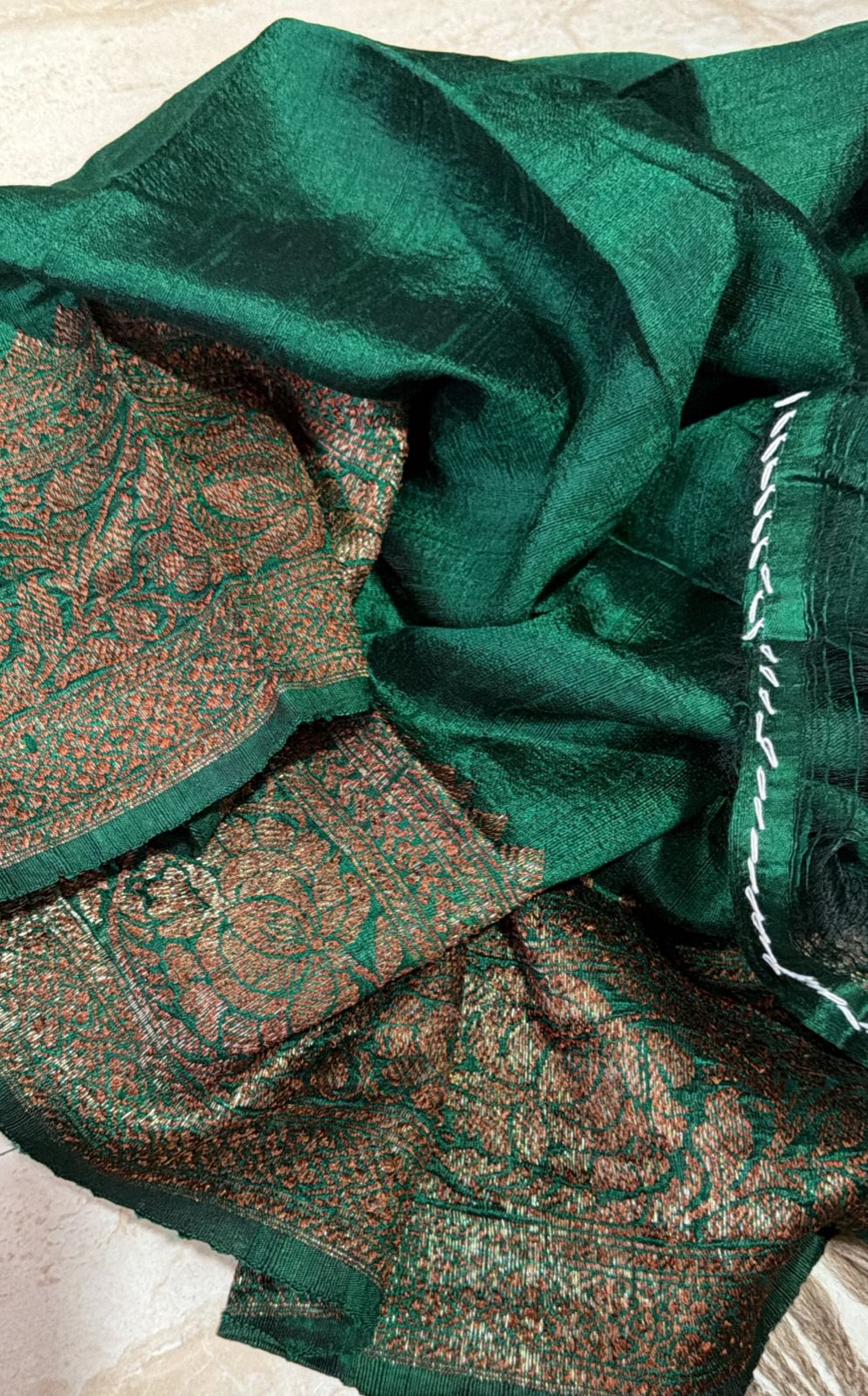 Pure Handloom Raw Silk Banarasi Saree With Antiq Zari Weave