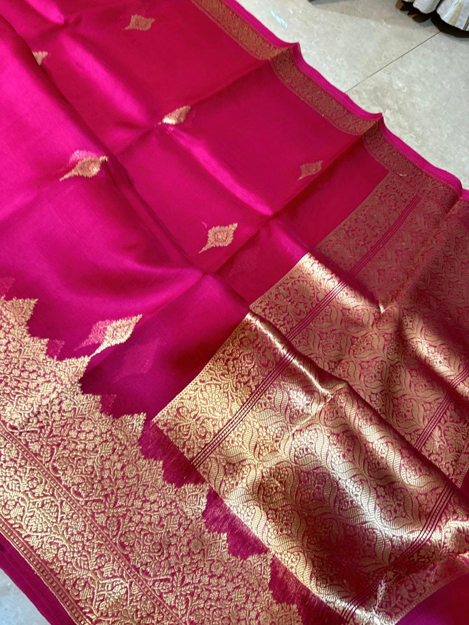 Kora Banarasi Gold Zari Weave