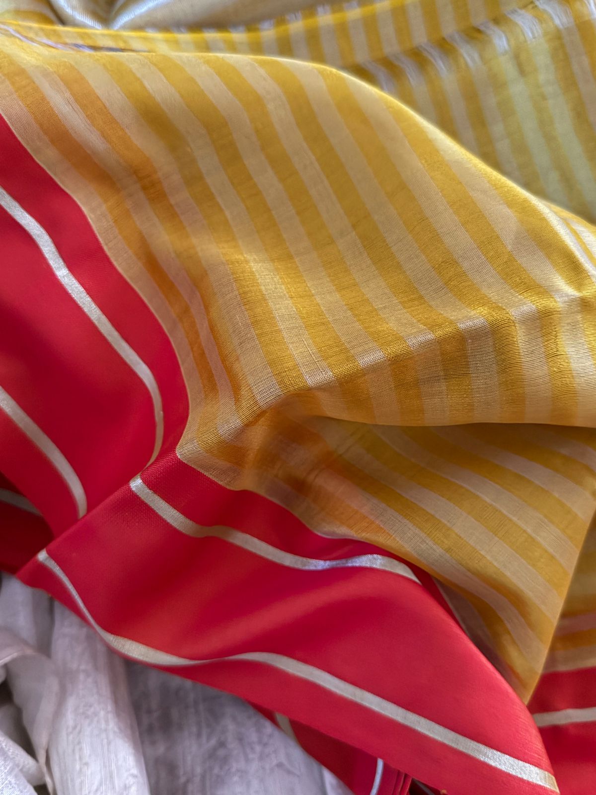 Pure Handloom Chanderi Pattu Soft Silk Saree with Ek Naliya Meenakari Butta