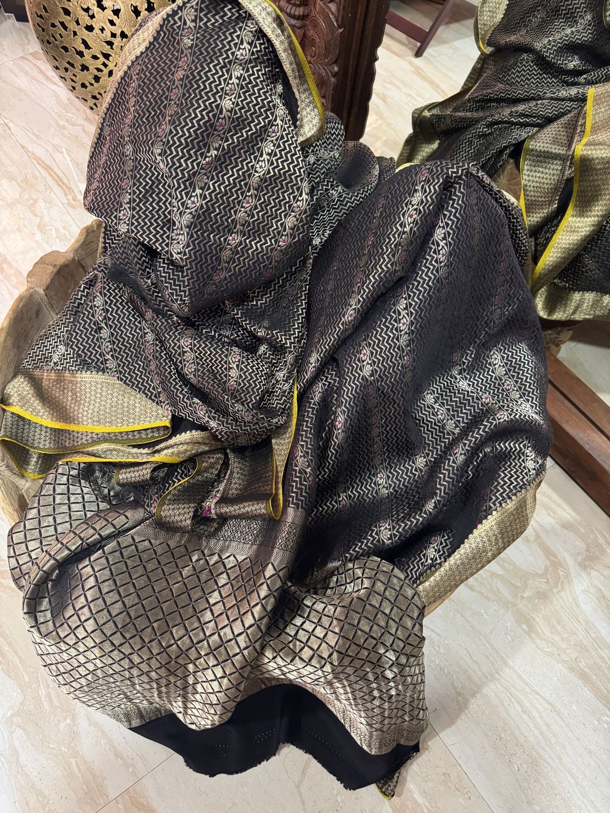 Pure Mysore Brocade Crepe Silk Saree With Meenakari Weave