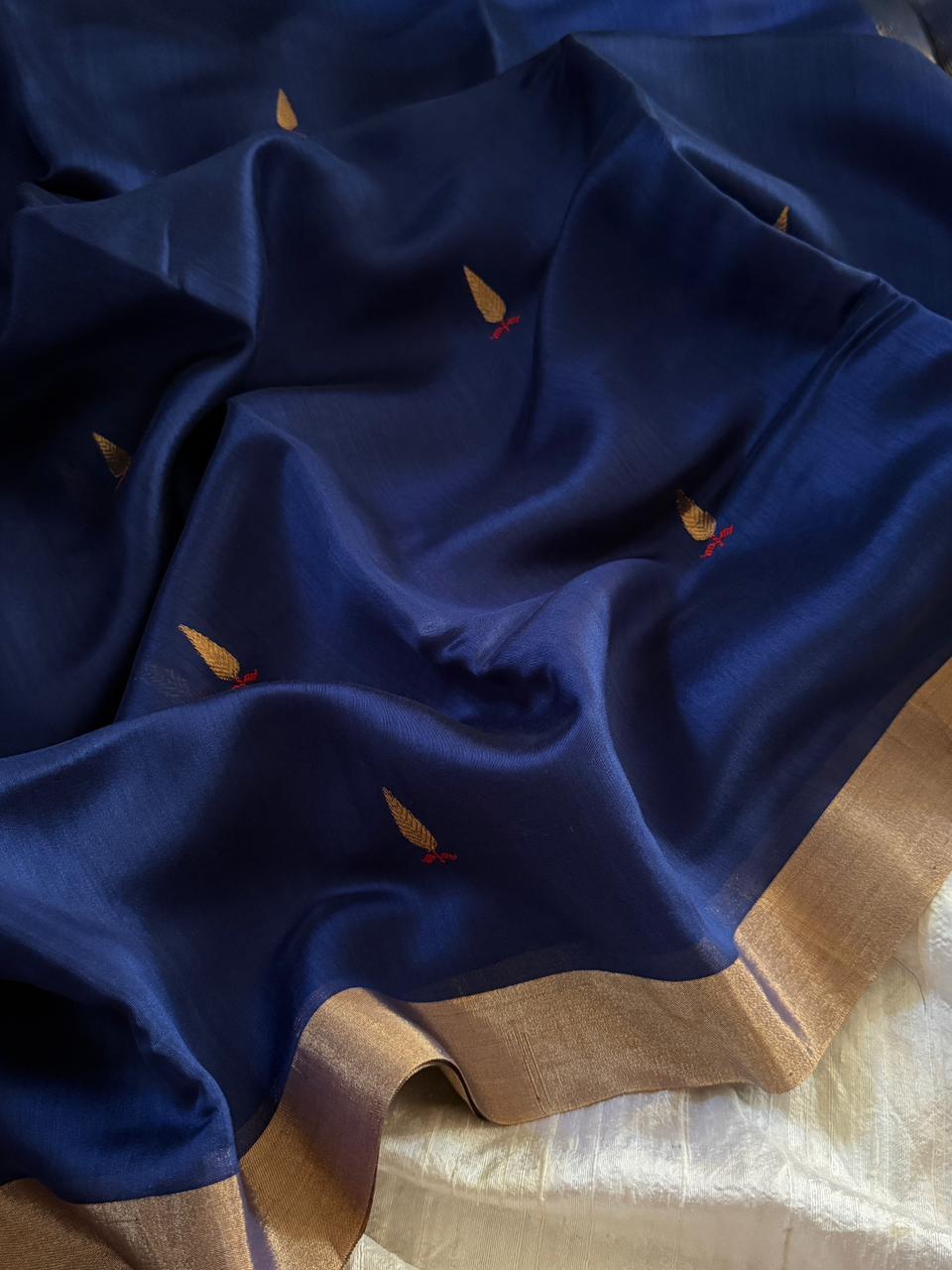 Chanderi Silk Cotton Handloom Saree with Zari Border & Meenakari Buta