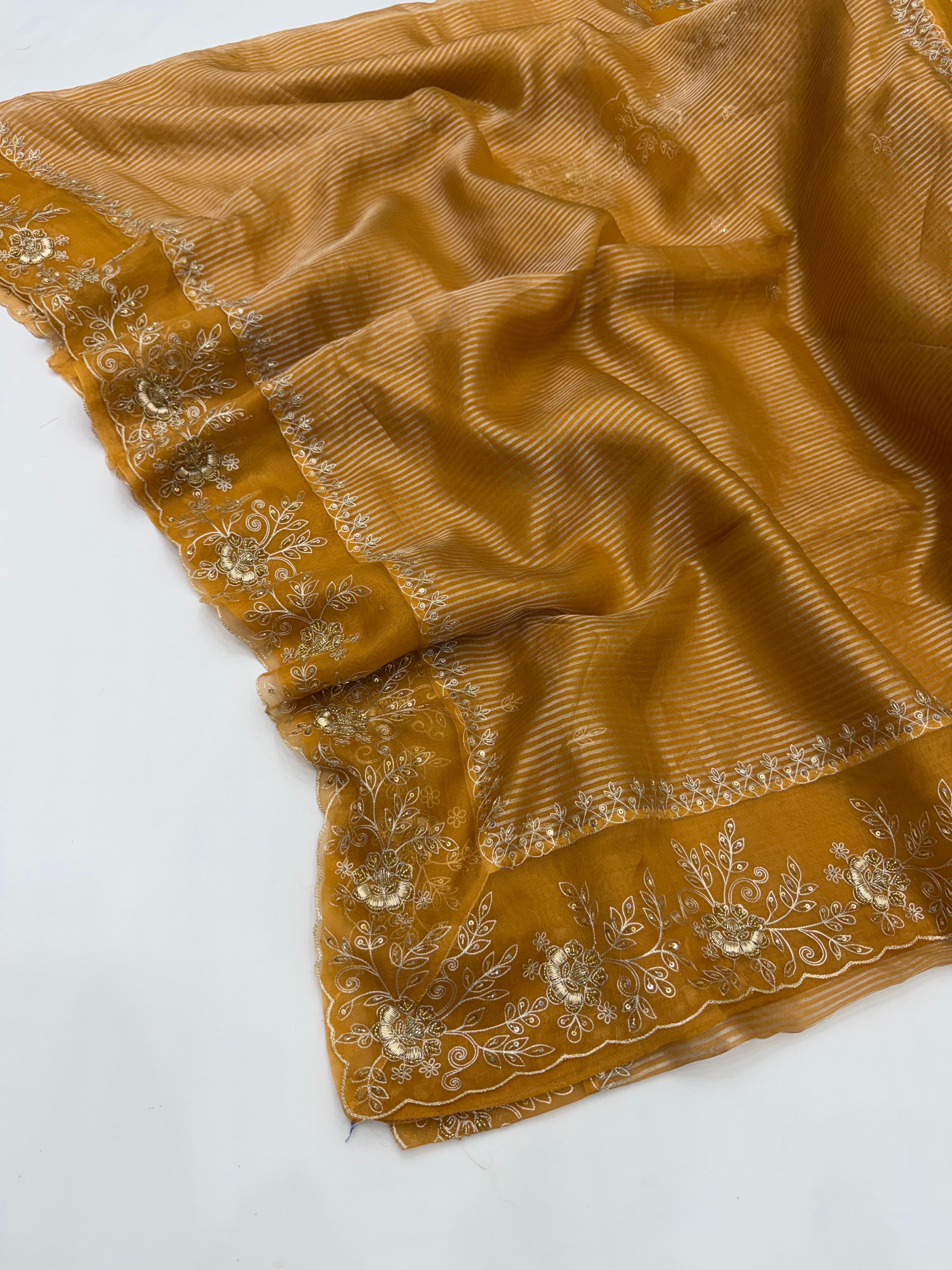 Banarasi Soft Tissue Silk Saree With Zaridozi Weave Border