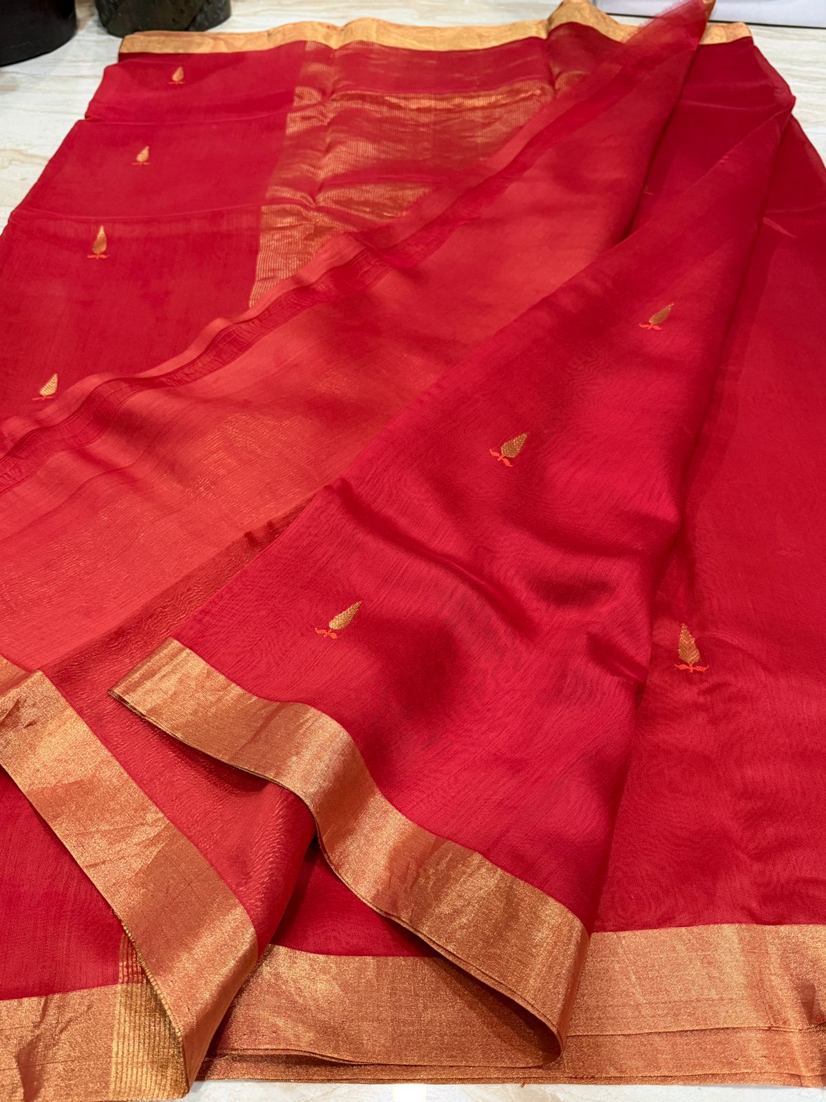 Chanderi Silk Cotton Handloom Saree with Zari Border & Meenakari Buta