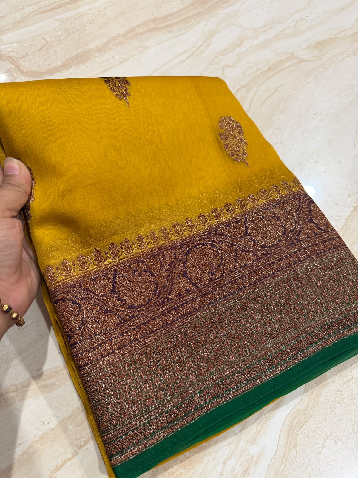 Pure Handloom Kora Banarasi Antiq Zari Weave