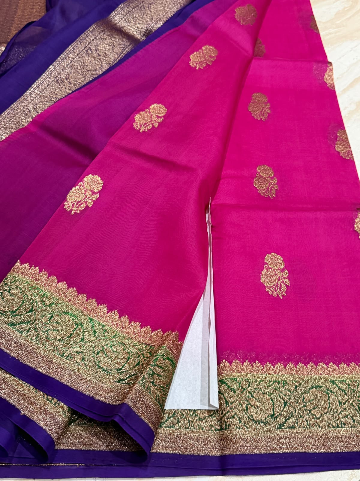 Pure Handloom Kora Banarasi Antiq Zari Weave