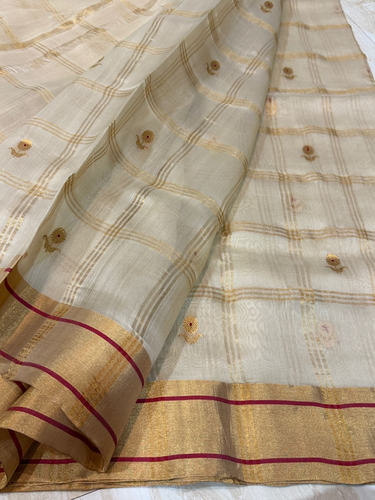 Chanderi Blend Silk Cotton Saree With Zari Weave