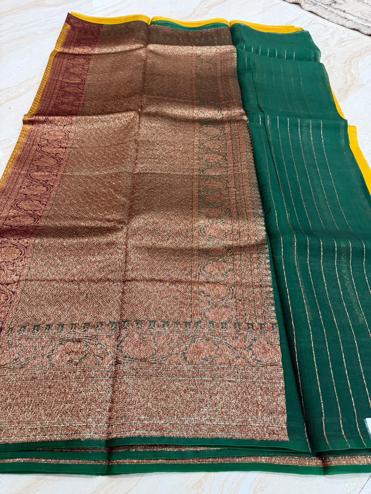 Pure Handloom Kora Banarasi Antiq Zari Weave