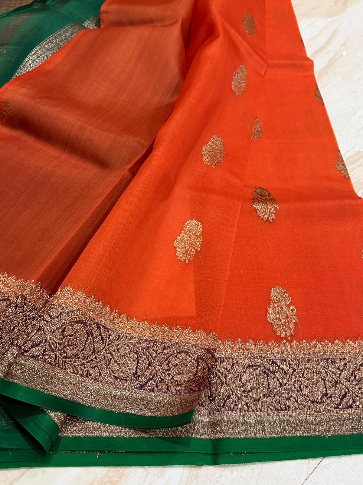 Pure Handloom Kora Banarasi Antiq Zari Weave