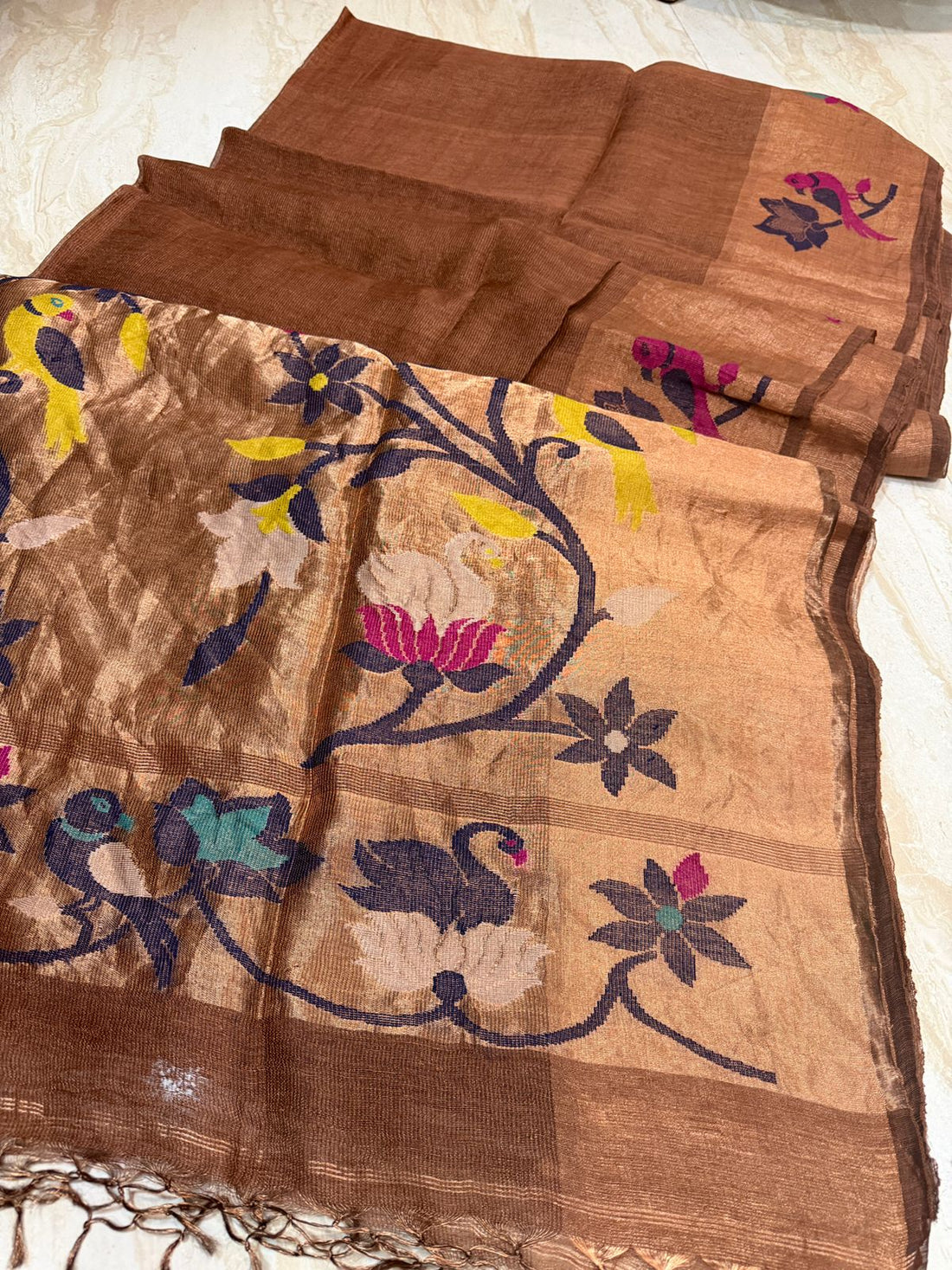 Pure Handloom Linen Silk Tissue Border and Pallu with Paithani Weave