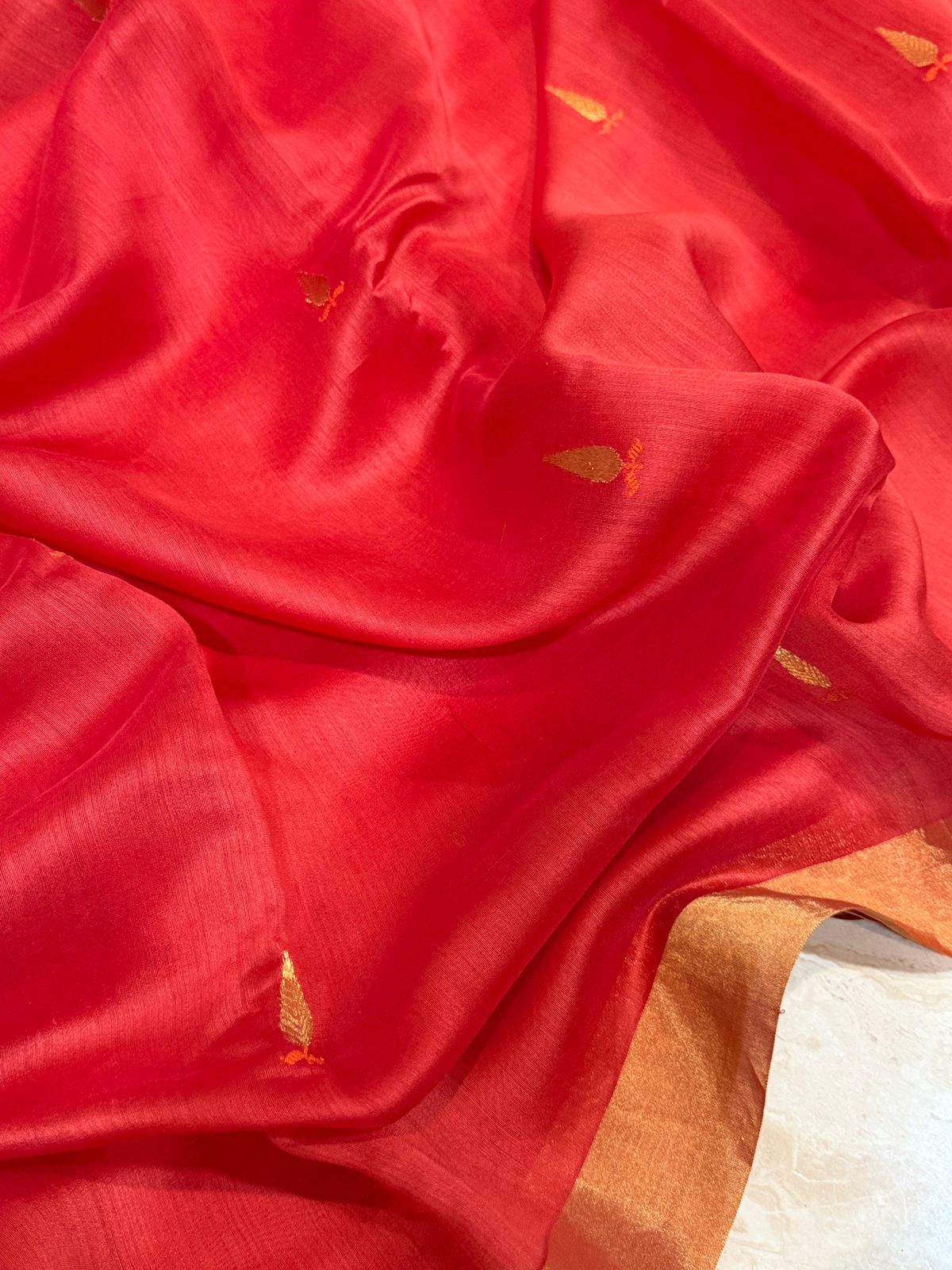Chanderi Silk Cotton Handloom Saree with Zari Border & Meenakari Buta