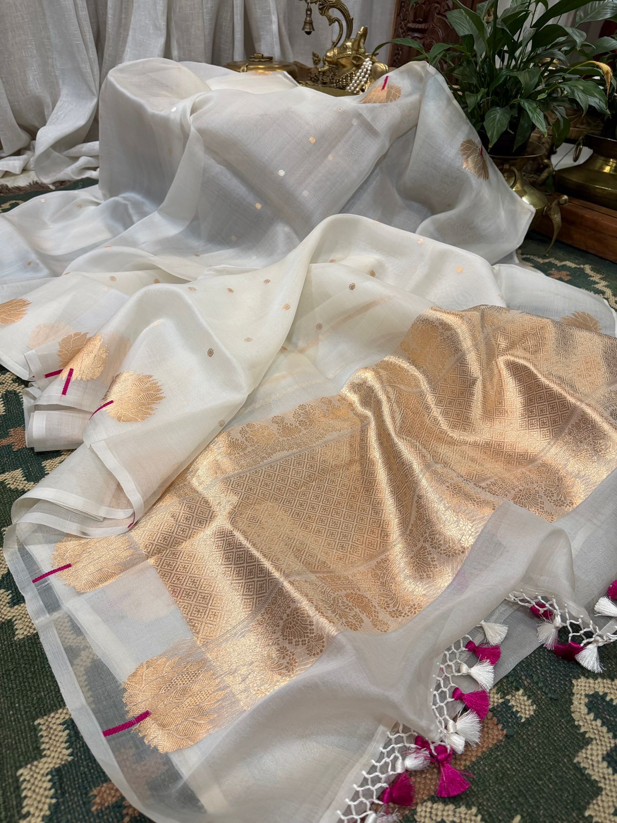 Pure Handloom Kora Banarasi Saree