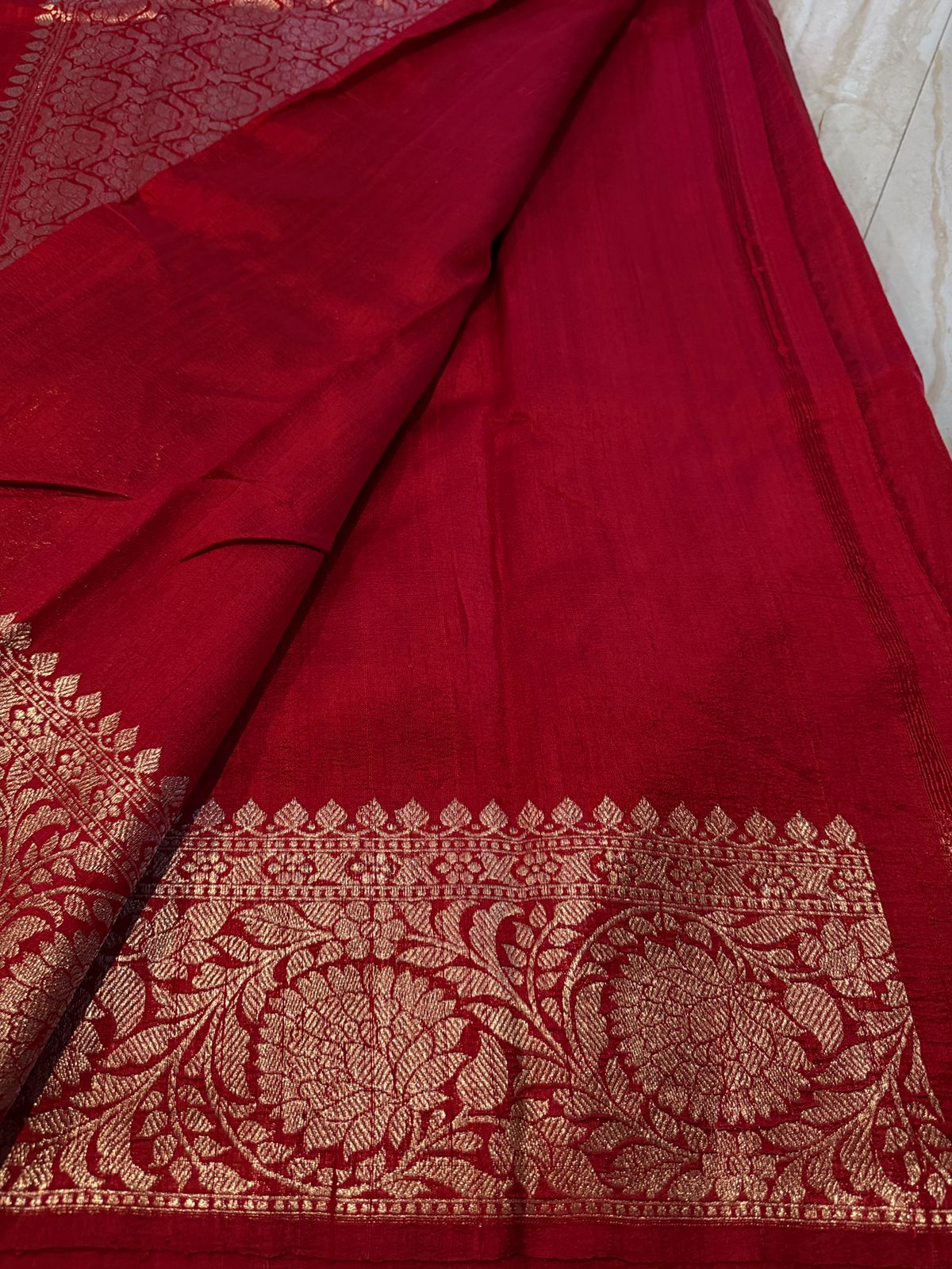 Banarasi Handloom Raw Silk Saree With Gold Zari Weave
