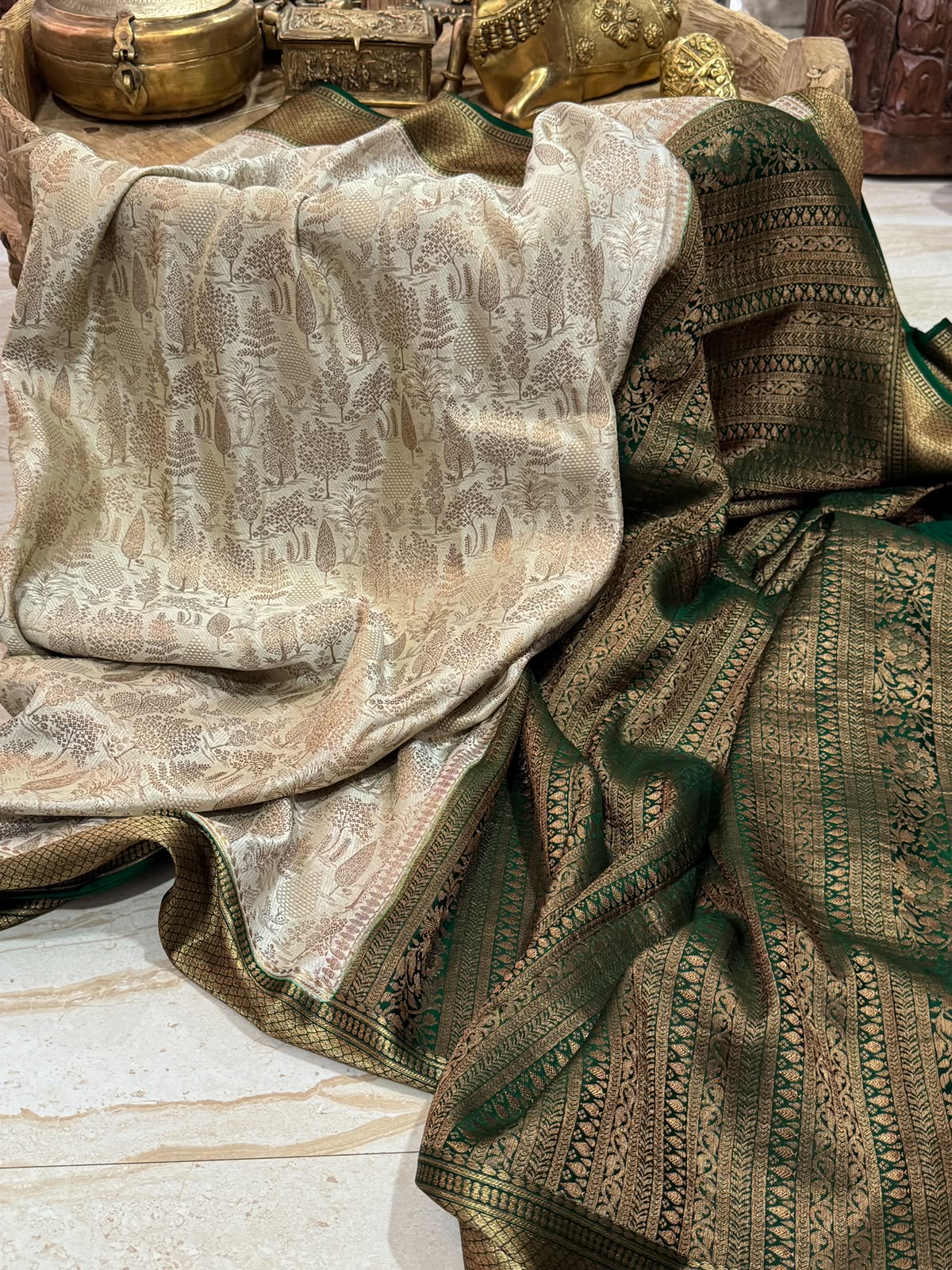 Mysore Brocade Crepe Silk Saree With Antiq Zari Weave