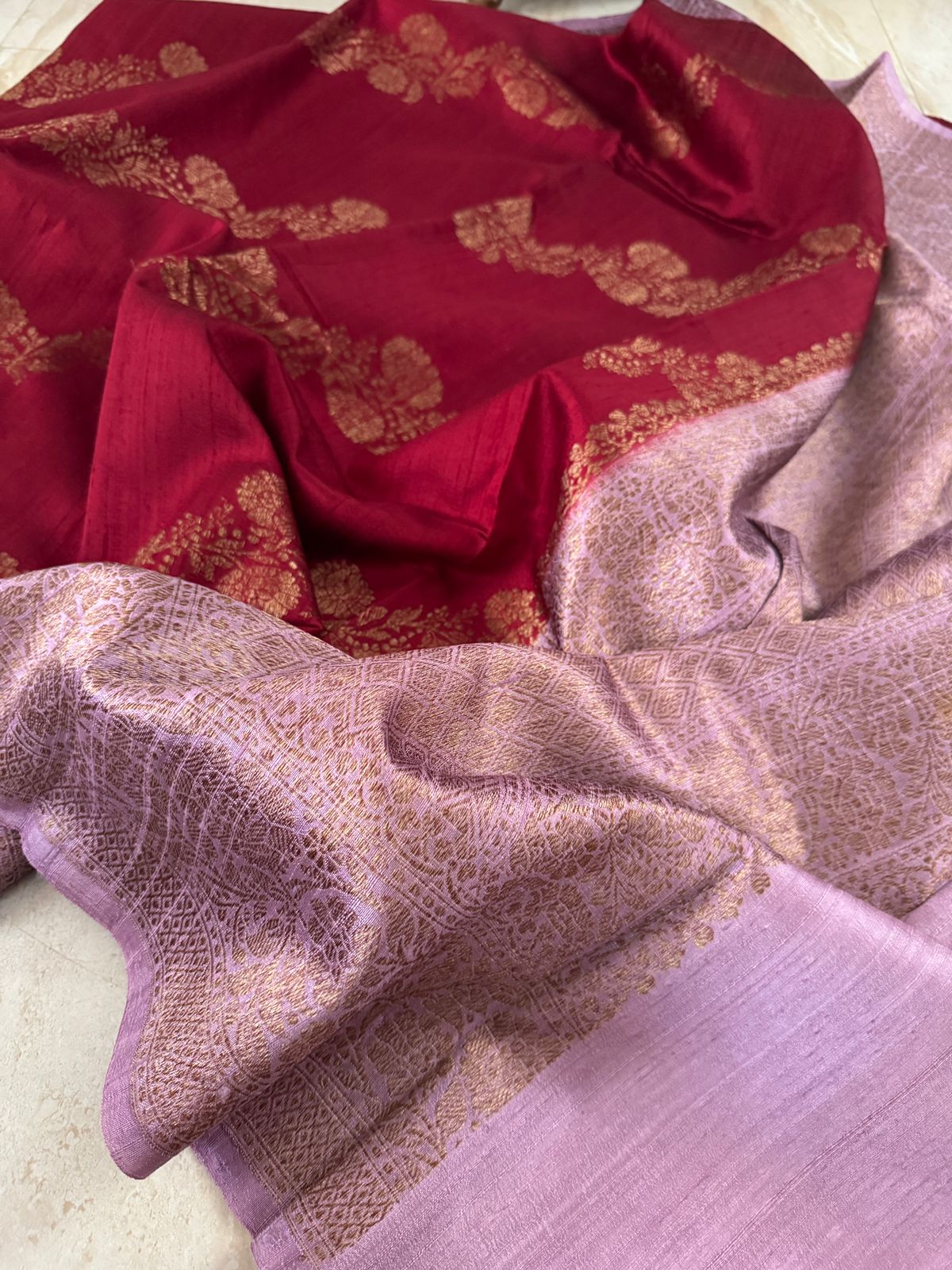 Pure Handloom Raw Silk Banarasi Saree With Leheriya Weave Zari