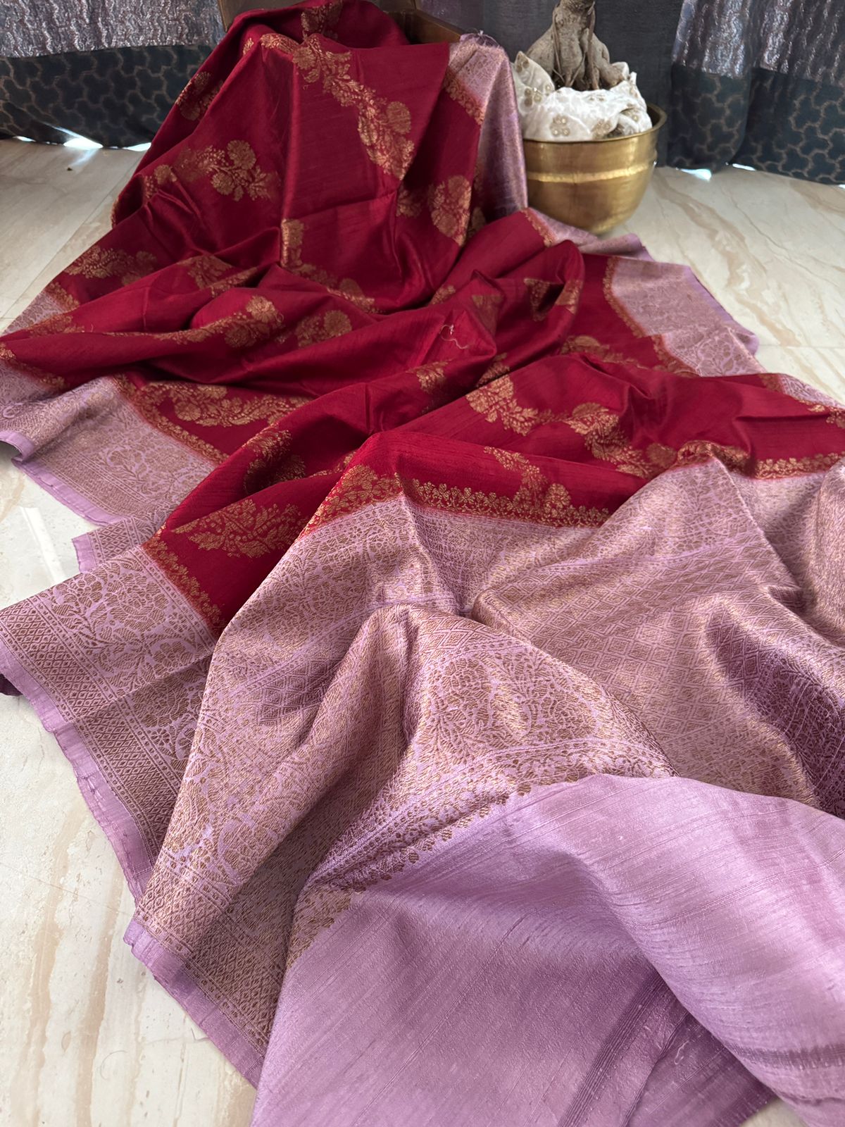 Pure Handloom Raw Silk Banarasi Saree With Leheriya Weave Zari