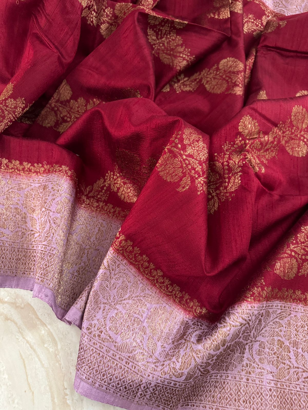 Pure Handloom Raw Silk Banarasi Saree With Leheriya Weave Zari